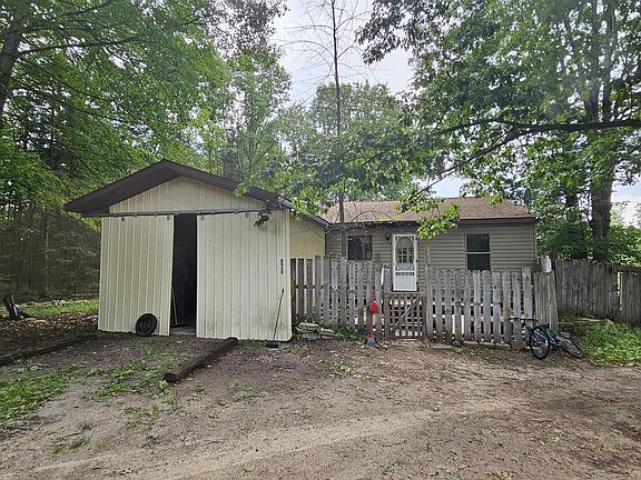2nd image of 8920 Ora Lake Rd
