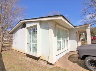 915 E Inwood Dr, Arlington, TX 76010