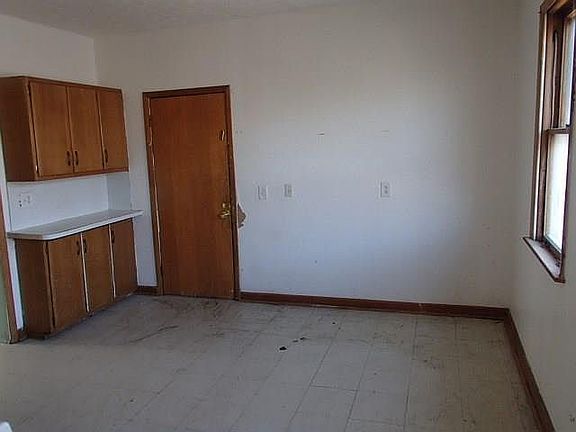 5th image of 1566 Dudley Ave