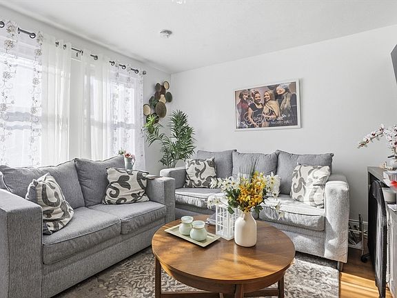 4th image of 18 Haynes St