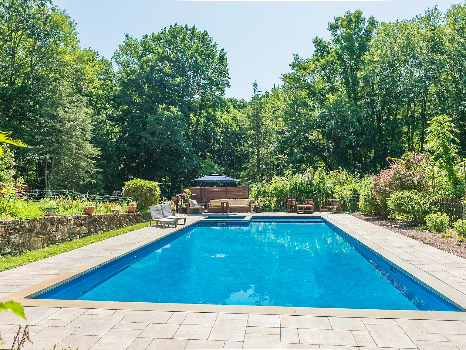 4 bed, 2.5 bath, 3093 sqft, $6,900 — Photo 4
