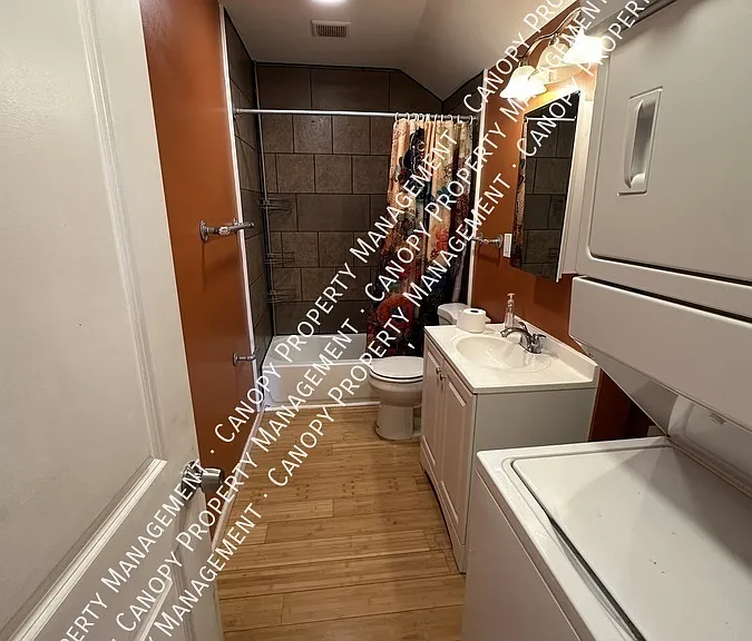 653 Jackson St — Photo 7