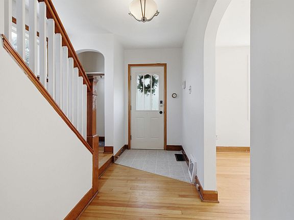 3rd image of 148 Victoria Rd