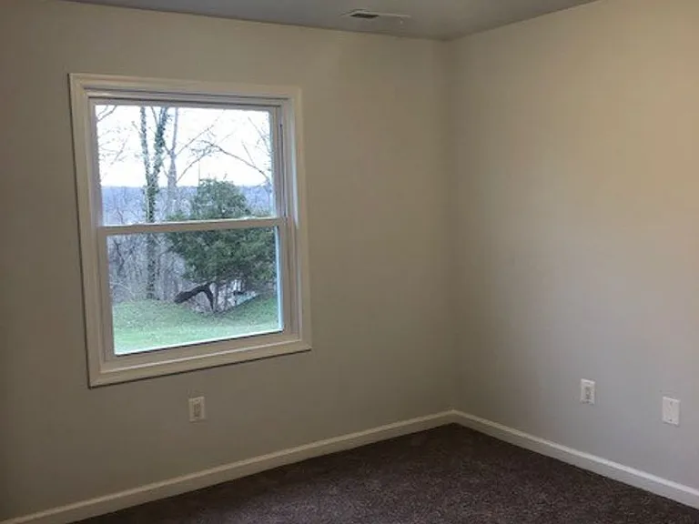 9104 Cooper Dr — Photo 10