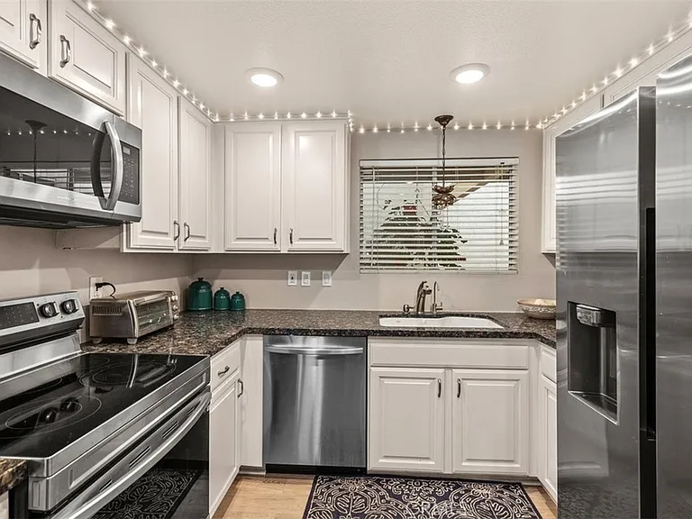3242 San Amadeo #2B — Photo 18