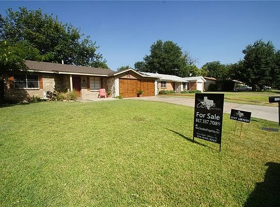 2nd image of 533 Livingston Dr