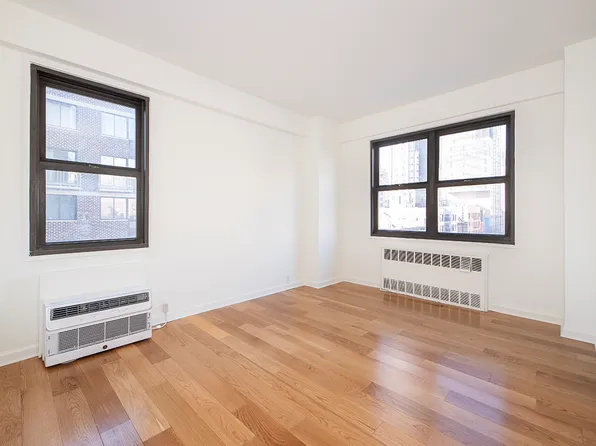 240 East 76th Street image 5 of 10