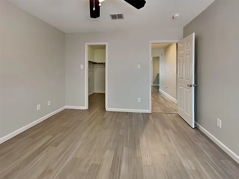 527 Laurel Ln — Photo 17