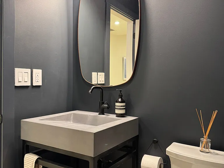 40 College St #207 — Photo 28