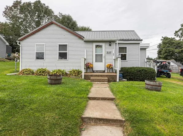 210 South Linn Street, Dodgeville, WI 53533