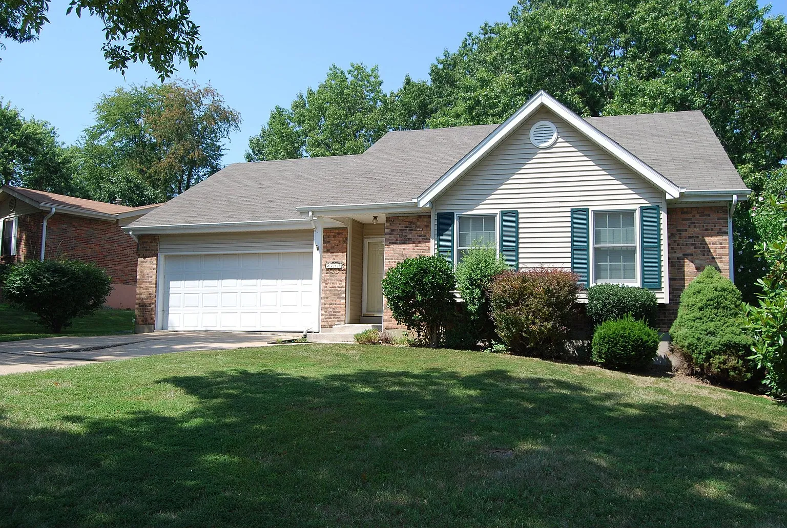 2749 Tall Oak Dr photo 1