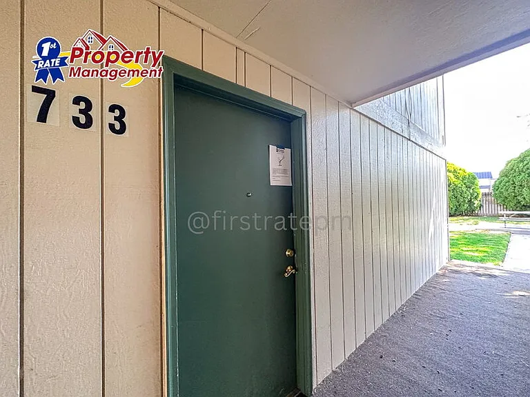 733 W Belmont St — Photo 21