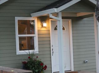 377 S Locust St, Canby, OR 97013