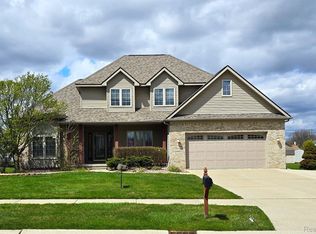 6440 Wailea Dr, Grand Blanc, MI 48439