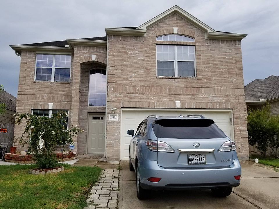 1st image of 13319 Boxwood Terrace Dr