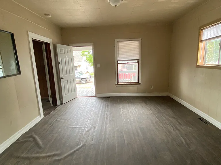 1028 Belleview Ave — Photo 5