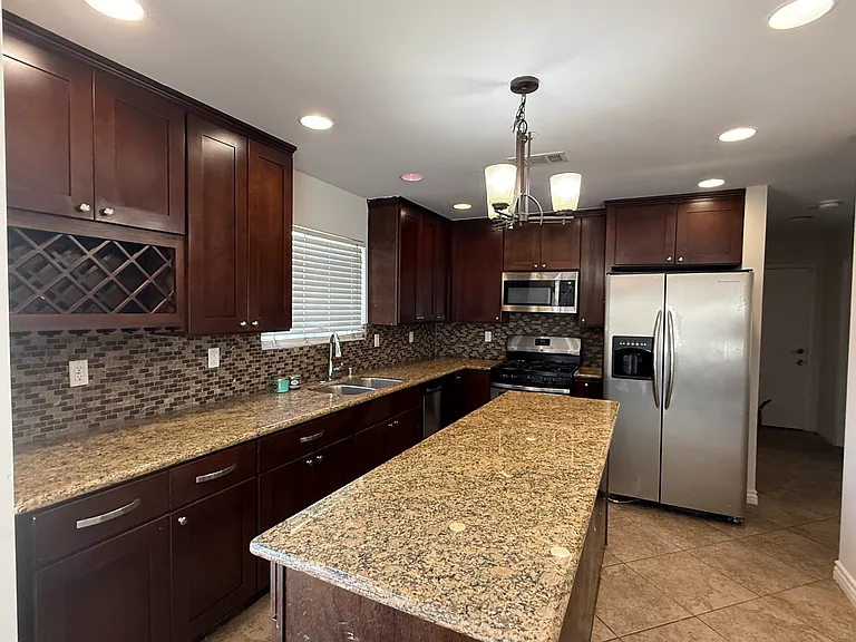 16446 Harvey Dr — Photo 4
