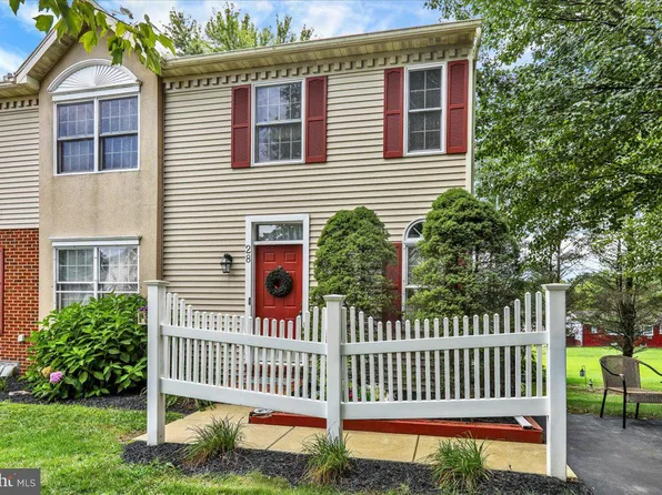 28 Derby Ln, Lancaster, PA 17603