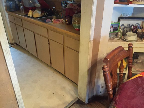 2nd image of 3645 E Butler Ave