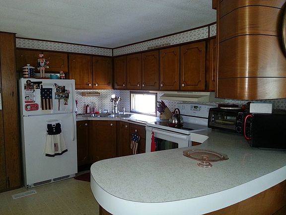 5th image of 703 Fresh Pond Ave Unit 65