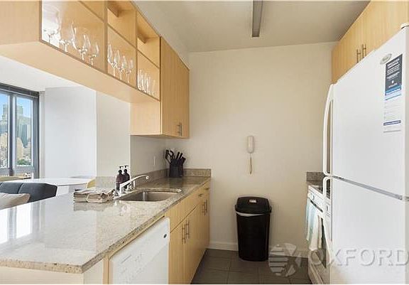 3rd image of 510 W 52nd St APT 17K