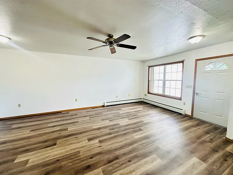317 Crestview Ln #B — Photo 11