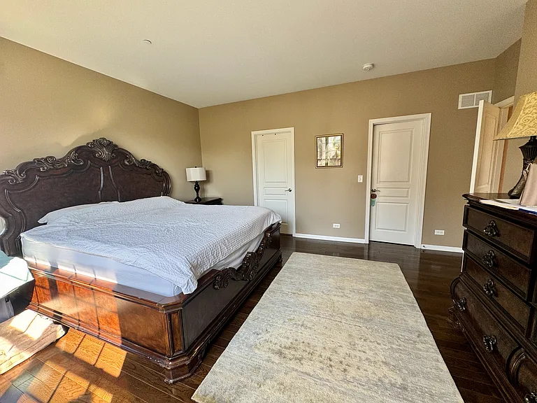 11 E Willow Rd — Photo 24