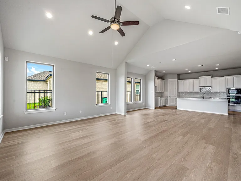 7623 Coral Lake Dr — Photo 21