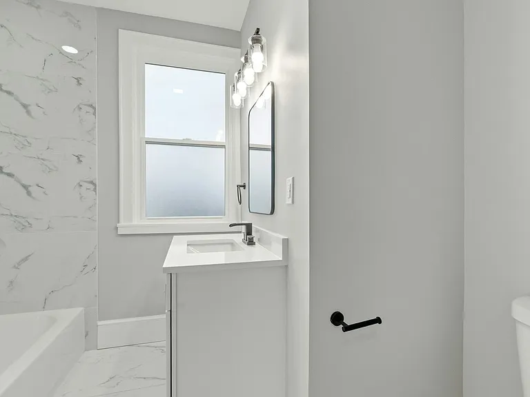 2978 Wardall Ave — Photo 25