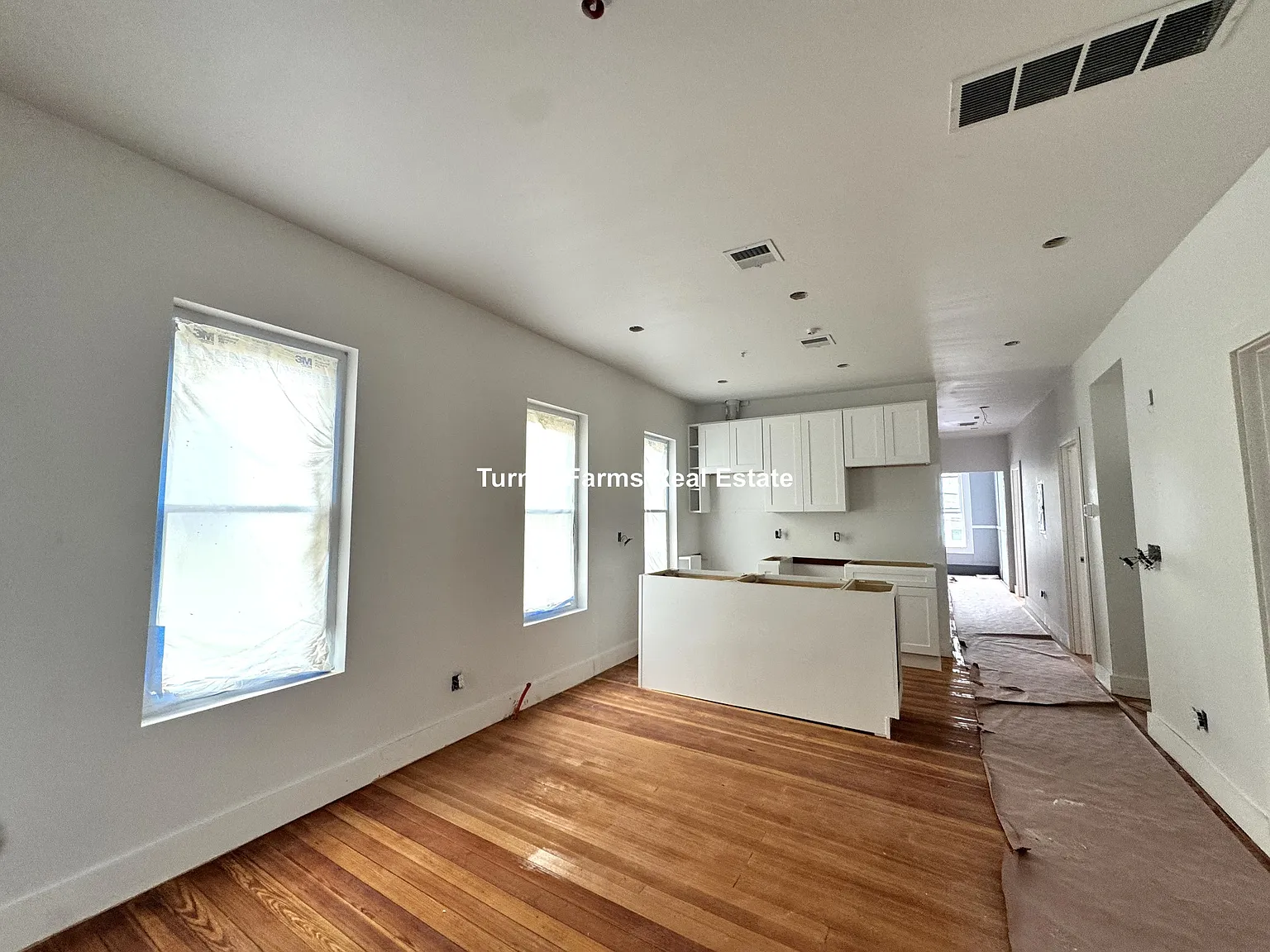 4 bed, 9999 sqft, $5,000 — Photo 2