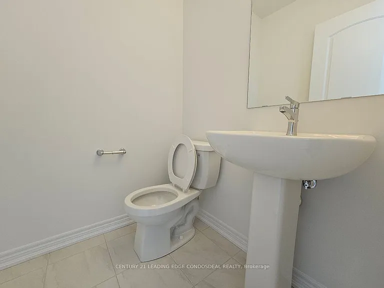 21 Milady Cres — Photo 11