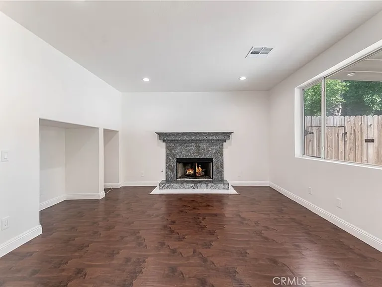 18808 Lull St — Photo 12