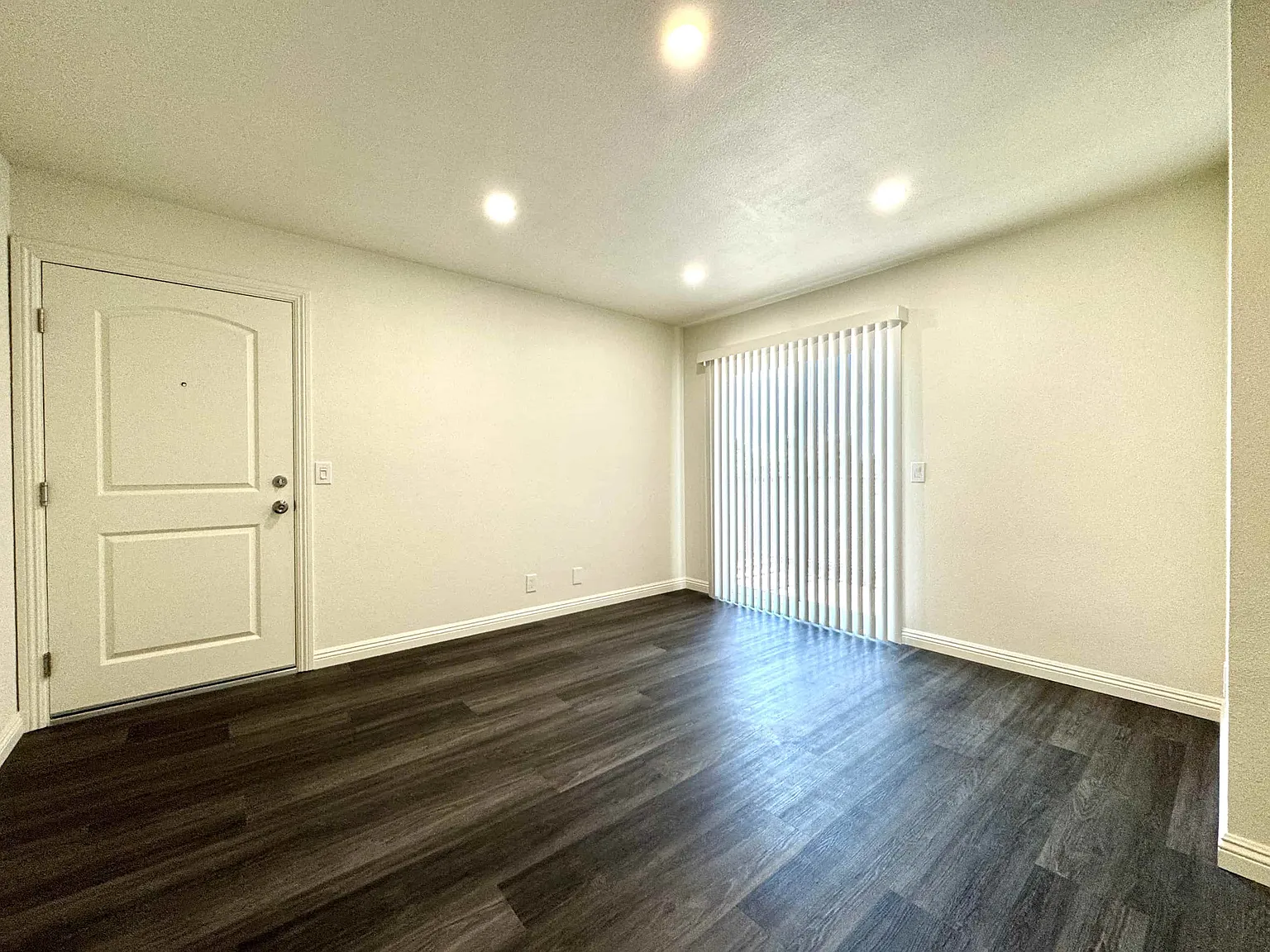Sunset Apartment Homes — Photo 4