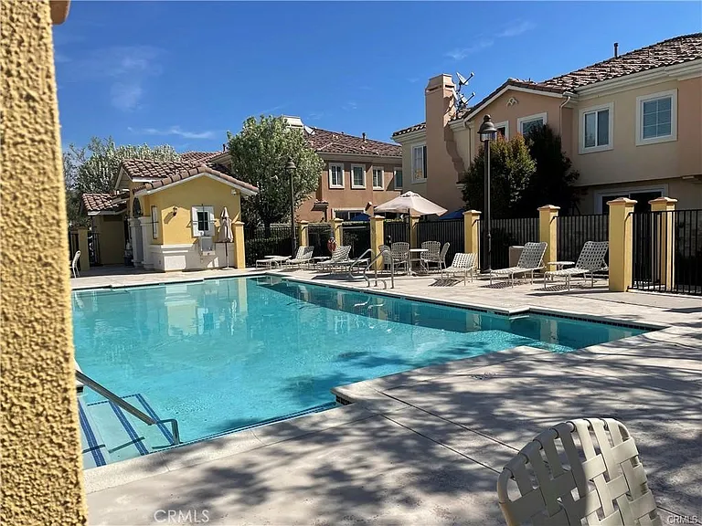 4164 Terraza Way #B — Photo 2
