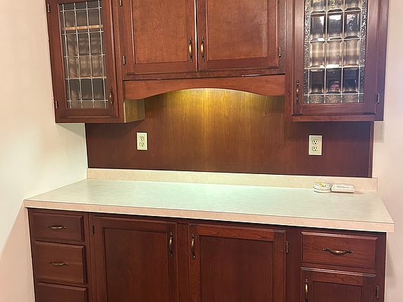 5th image of 241 Grand Ave APT 1