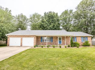 9 Millstone Ct, Belleville, IL 62221