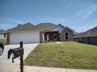 576 Silver Hill Dr, Pearl, MS 39208