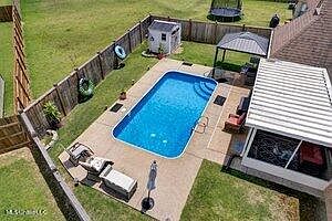 4th image of 10660 Lexington Dr