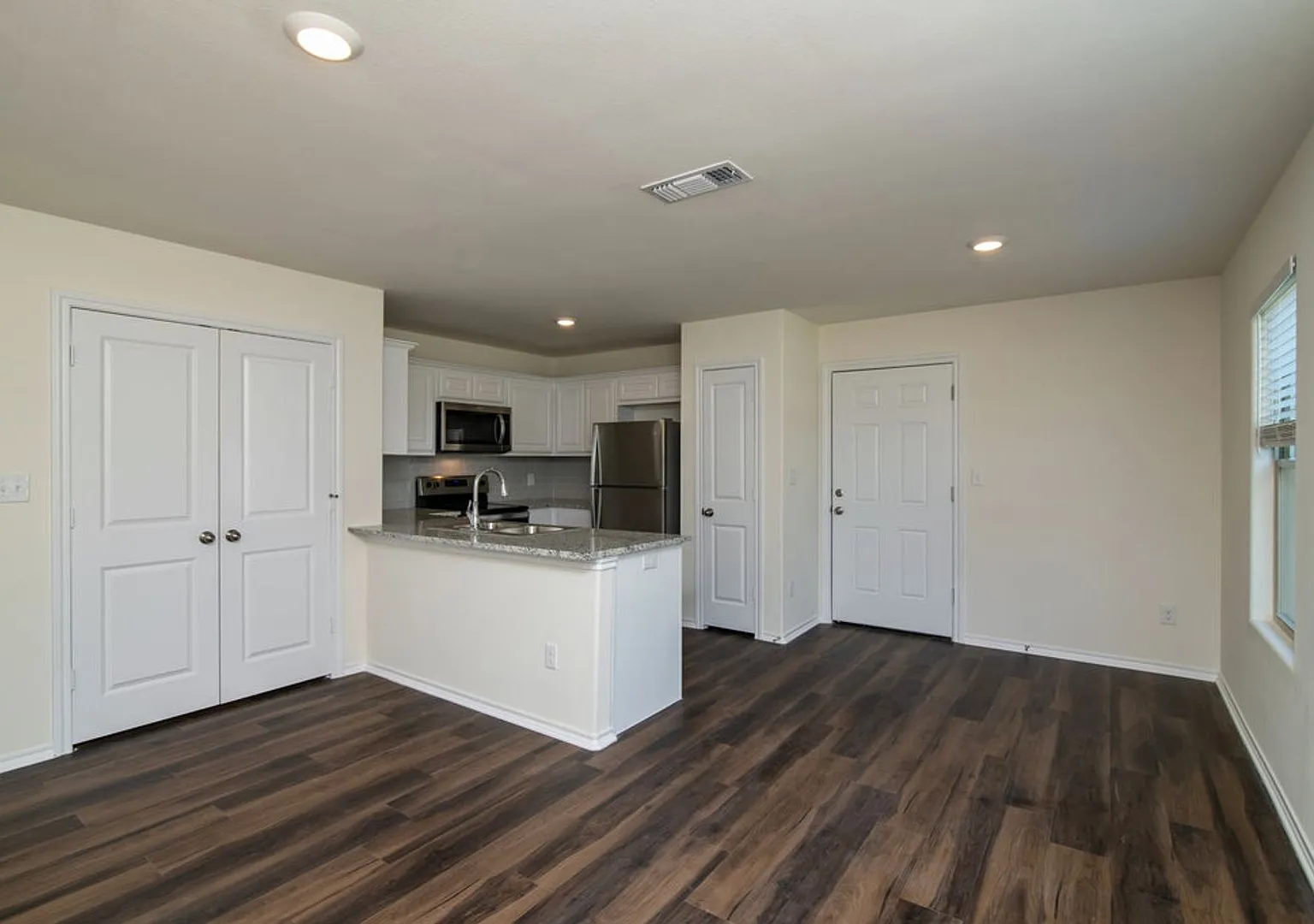 Available Now! 3 Bedroom Duplex Located In Whiteright, Texas! — Photo 4