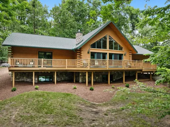 2645 Rosewood Ln, Petoskey, MI 49770