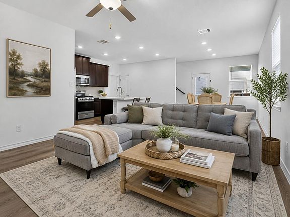 2nd image of 116 Gracie Way