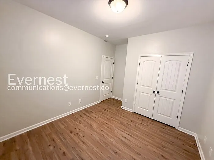208 Hampton Dr — Photo 15