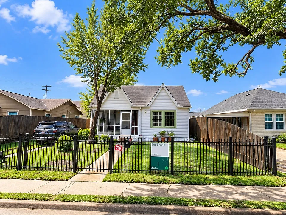 1005 Dorothy St