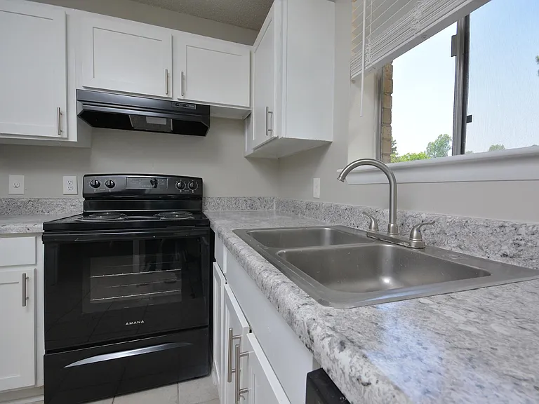 Pine Ridge Apartments — Photo 64