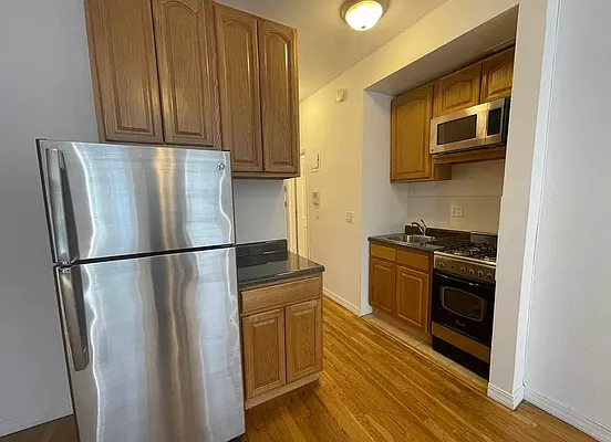 Rented by Compass | media 9