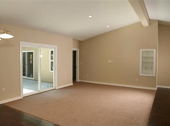 5th image of 5050 Crown Ave