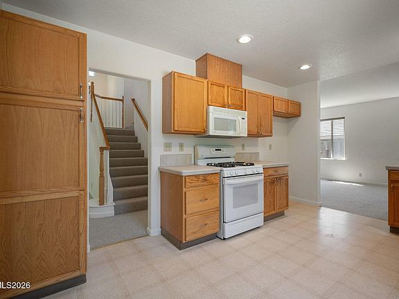 5th image of 2555 Glen Eagles Dr