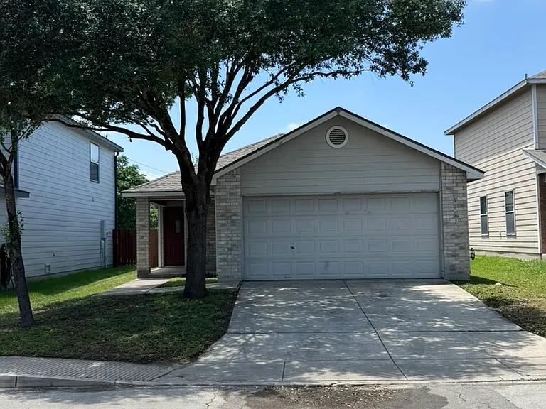 8127 Willow Country — Photo 1