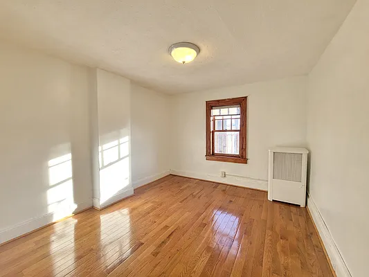 Rented by Bouklis Group | media 10