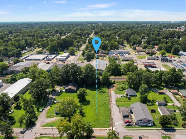 W Simmons St, Marion, IL 62959
